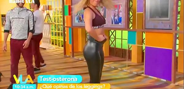  Ballet De VLA Nalgotas Modelando En Leggings De Latex VLA